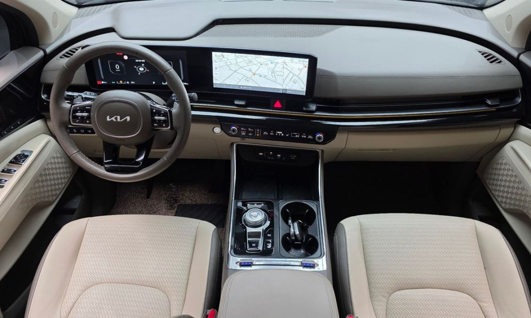 Kia Carnival 9-Seater Signature, 2025