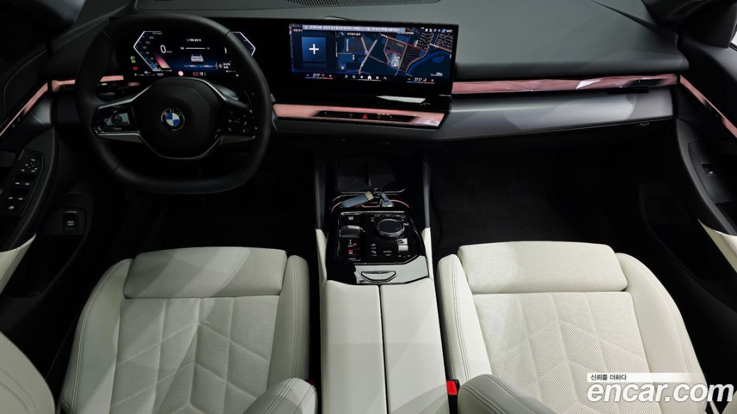 BMW 5-Series 520i, 2025