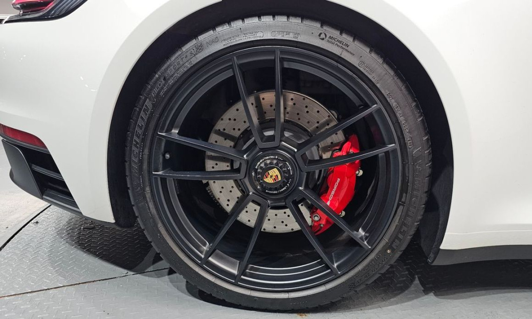 Porsche 911 Carrera 4 GTS Cabriolet, 2024