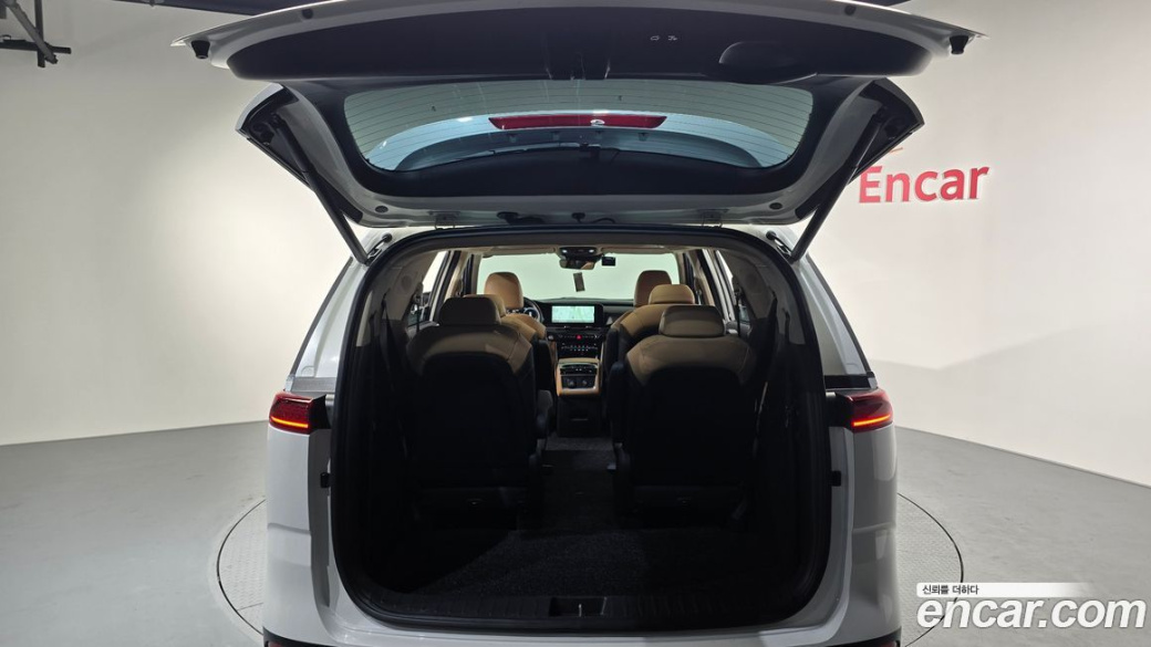 Kia Carnival 9-Seater Signature, 2023