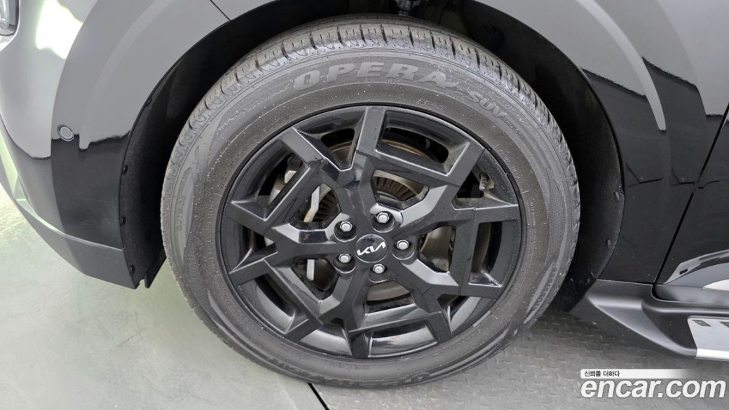 Kia Carnival 9-Seater Gravity, 2024
