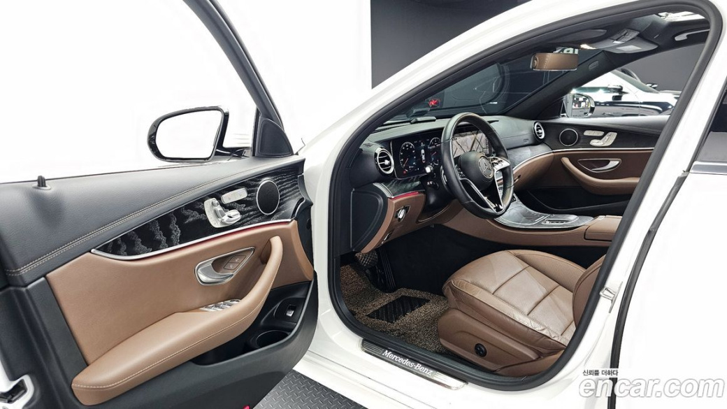 Mercedes-Benz E-Class E250 AMG Line, 2023