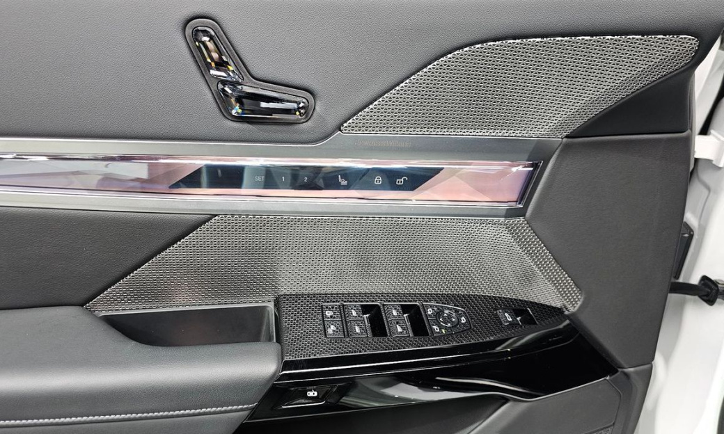 BMW 7-Series 740d xDrive M Sport, 2025