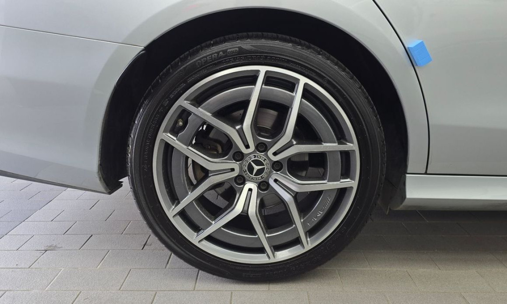 Mercedes-Benz E-Class E220d 4MATIC AMG Line, 2022