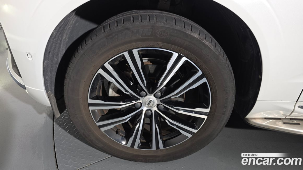 Volvo XC60 B5 Inscription, 2022