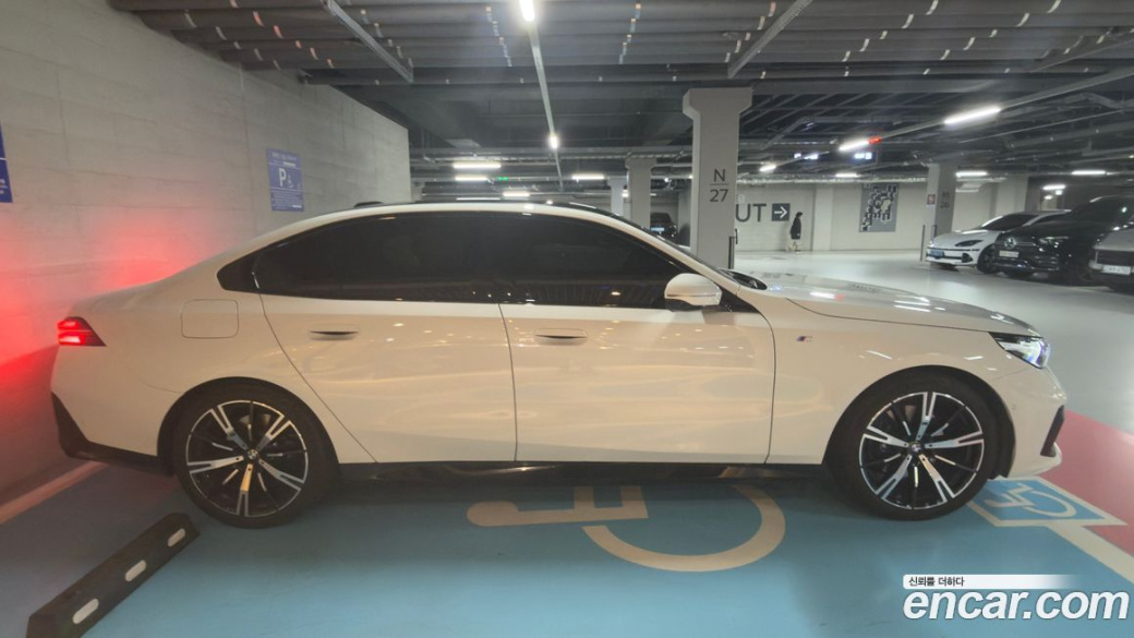 BMW 5-Series 530i xDrive M Sport, 2025