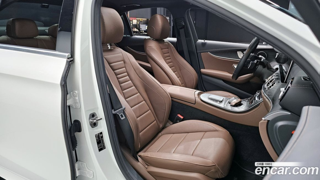 Mercedes-Benz E-Class E250 AMG Line, 2023