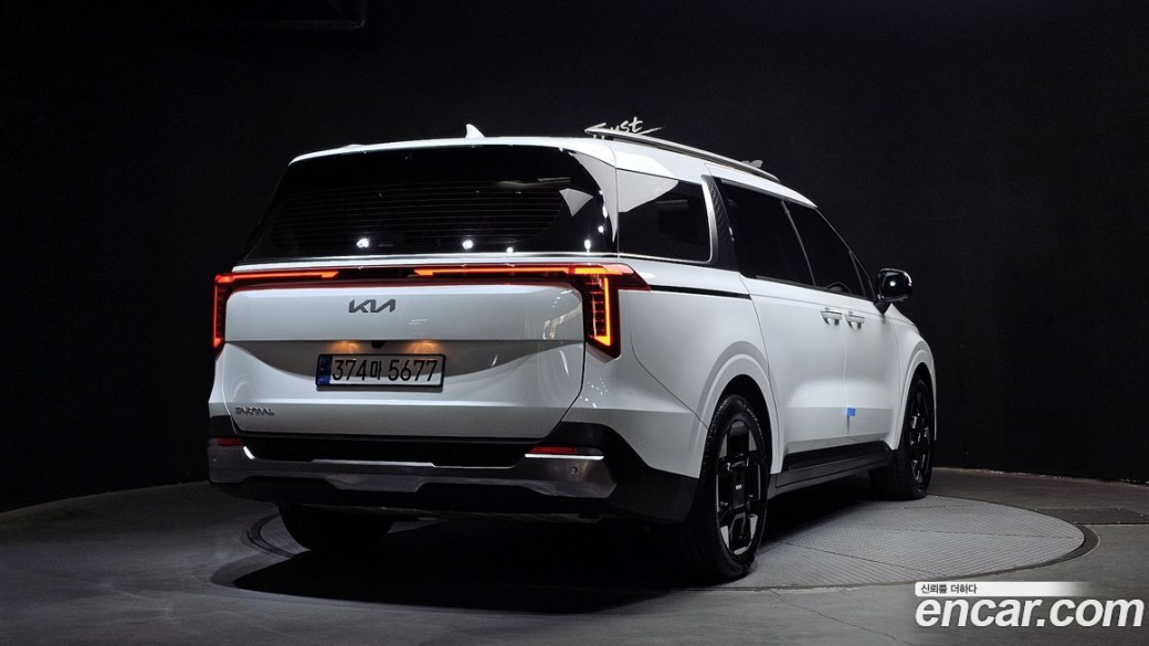 Kia Carnival 9-Seater Signature, 2025