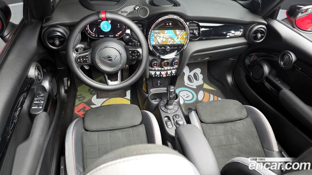 Mini Cooper Convertible JCW, 2024