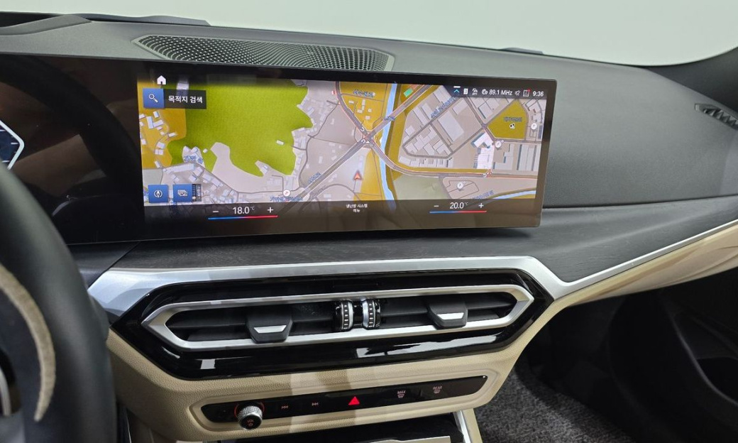 BMW 3-Series 320i, 2024