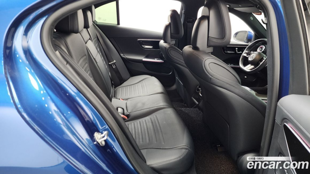 Mercedes-Benz C-Class C300 4MATIC AMG Line, 2023