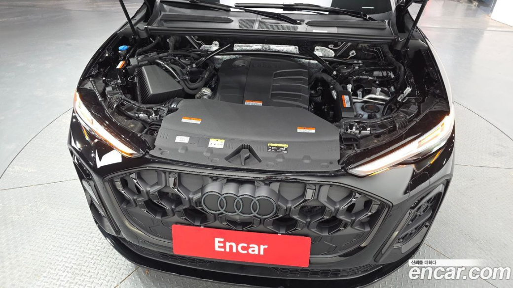 Audi Q5 40 TDI Quattro S Line Black Edition, 2025