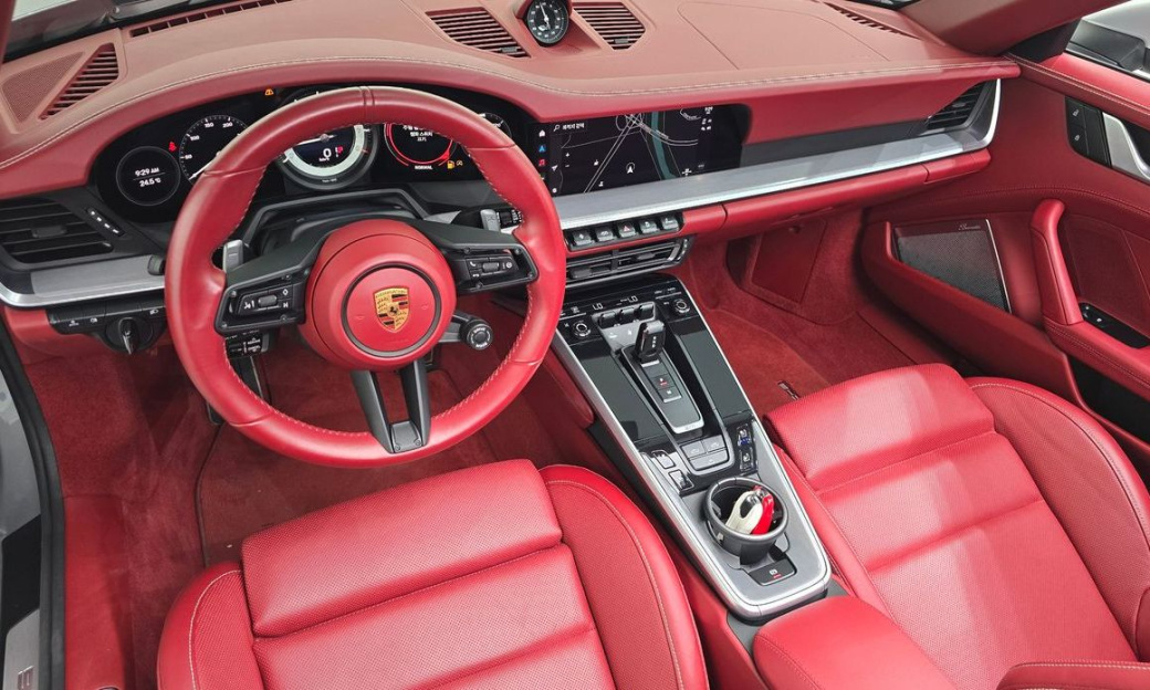 Porsche 911 Carrera 4S Cabriolet, 2022