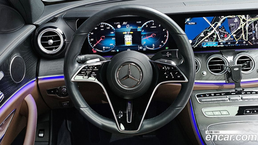 Mercedes-Benz E-Class E250 AMG Line, 2023