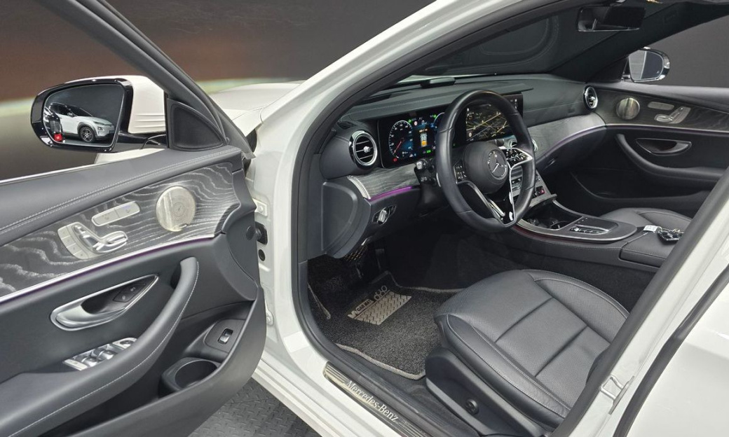Mercedes-Benz E-Class E350 4MATIC Avantgarde, 2022