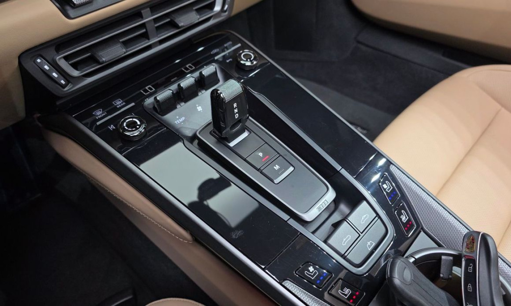 Porsche 911 Carrera 4S Cabriolet, 2024