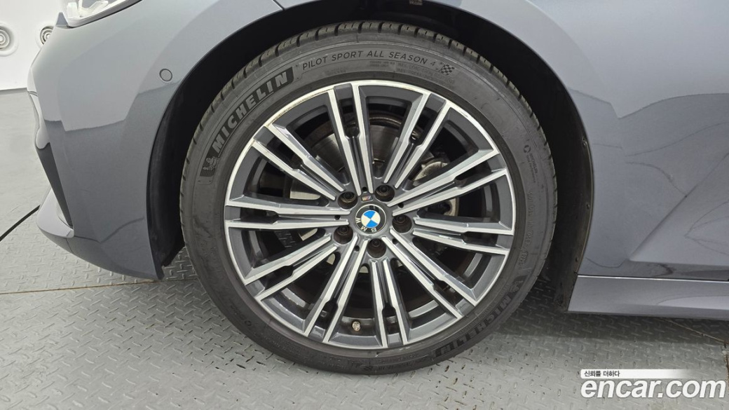 BMW 3-Series 320i M Sport, 2022