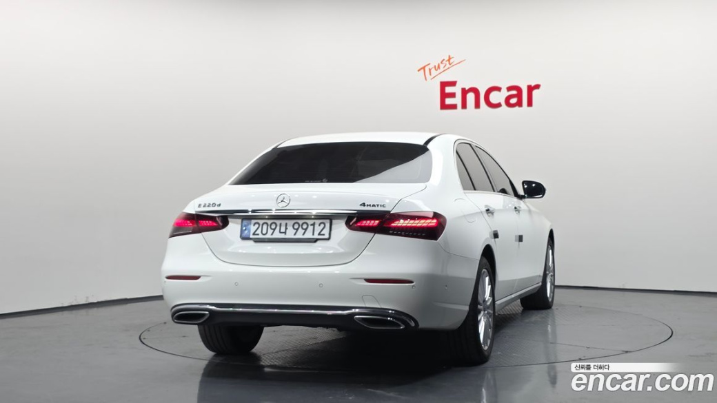 Mercedes-Benz E-Class E220d 4MATIC Exclusive, 2022