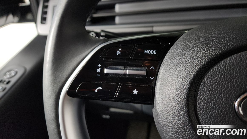 Hyundai Staria Tourer 11-Seater, 2024