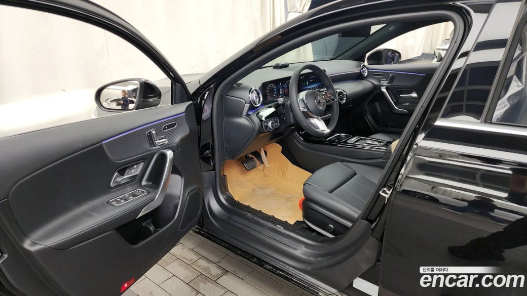 Mercedes-Benz A-Class A220 Hatchback, 2025