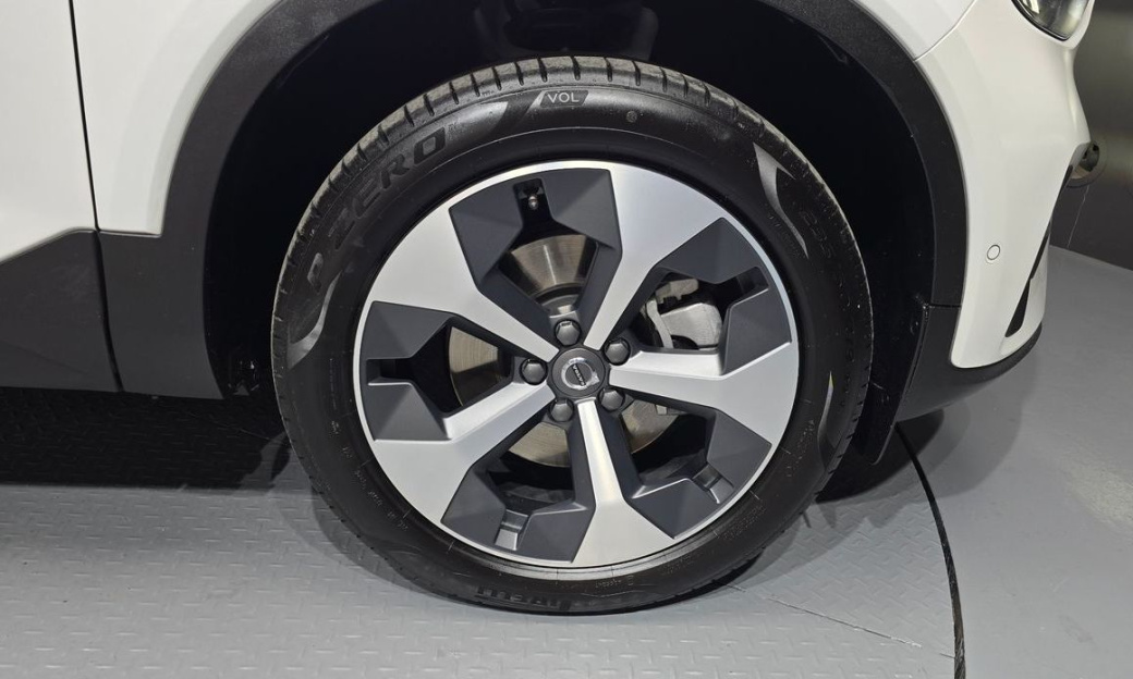 Volvo XC40 B4 Ultra Bright, 2025