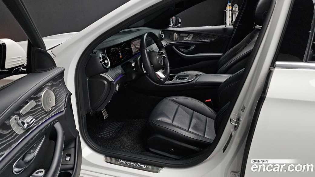 Mercedes-Benz E-Class E350 4MATIC AMG Line, 2022