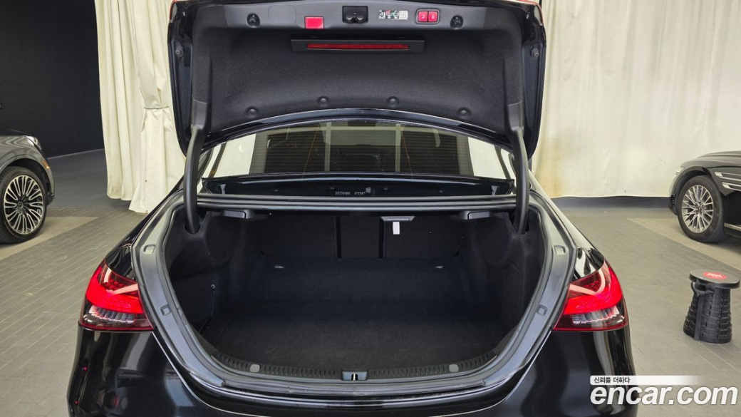 Mercedes-Benz E-Class E350 4MATIC Exclusive, 2023