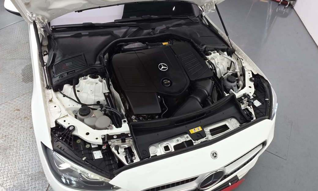 Mercedes-Benz C-Class C300 4MATIC Avantgarde, 2024