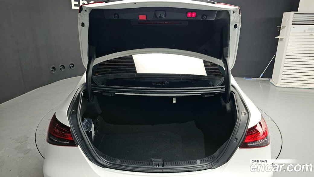 Mercedes-Benz E-Class E220d 4MATIC AMG Line, 2022