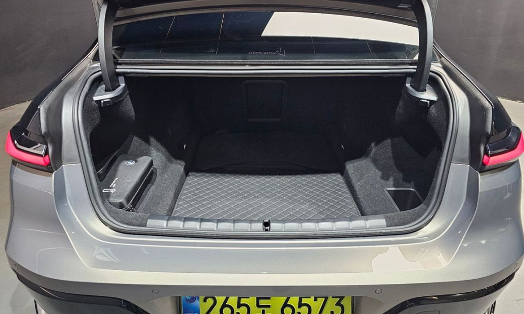 BMW 7-Series 740d xDrive M Sport, 2025
