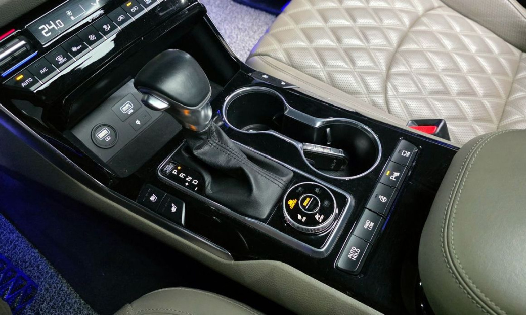 Kia Mohave Diesel 3.0 4WD 5-Seater, 2022