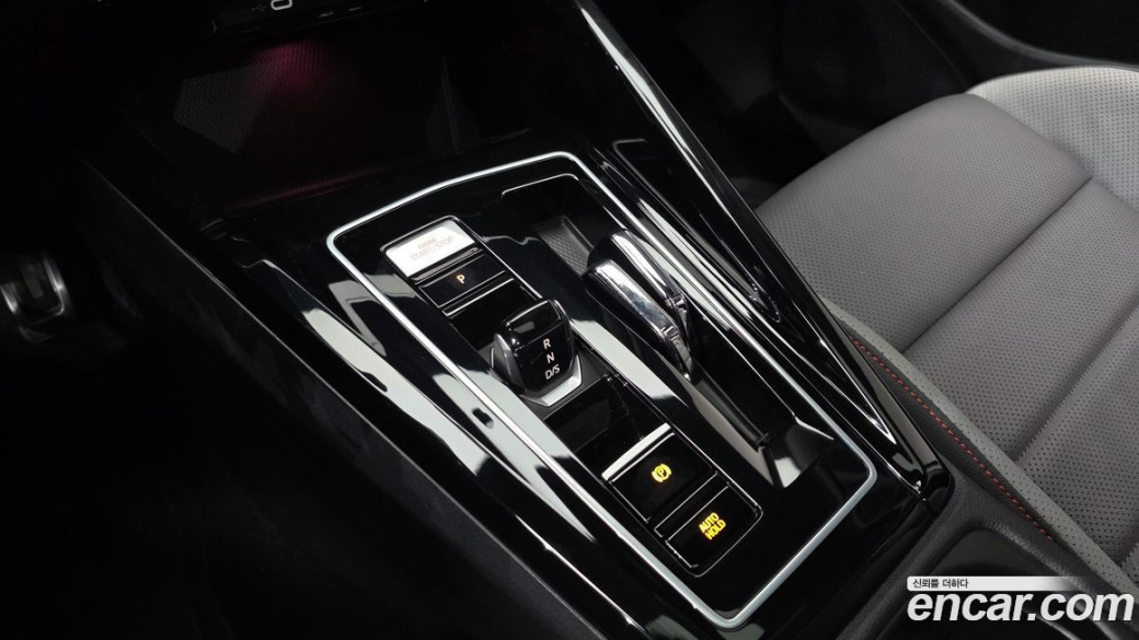 Volkswagen Golf 2.0 GTI, 2024