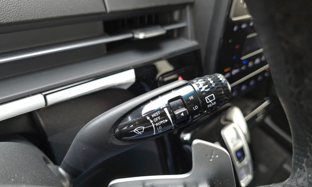 Hyundai Staria 4WD Lounge 9-Seater, 2025