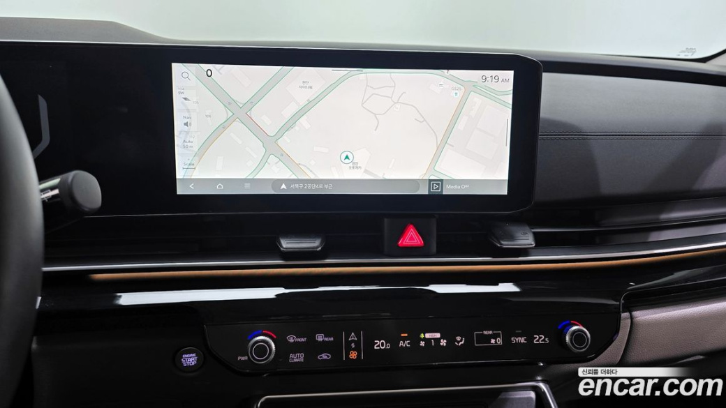 Kia Carnival 7-Seater Signature, 2024