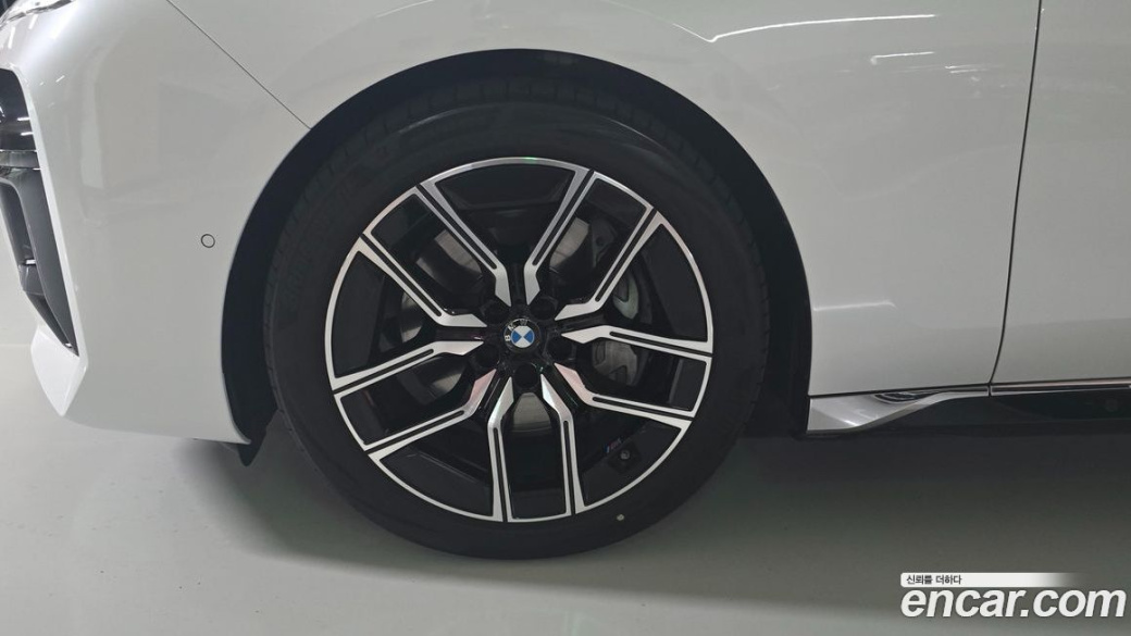 BMW 7-Series 740i xDrive M Sport, 2025
