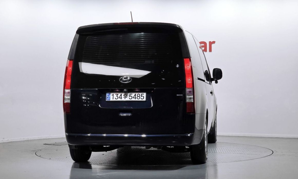 Hyundai Staria 4WD Tourer 9-Seater, 2024
