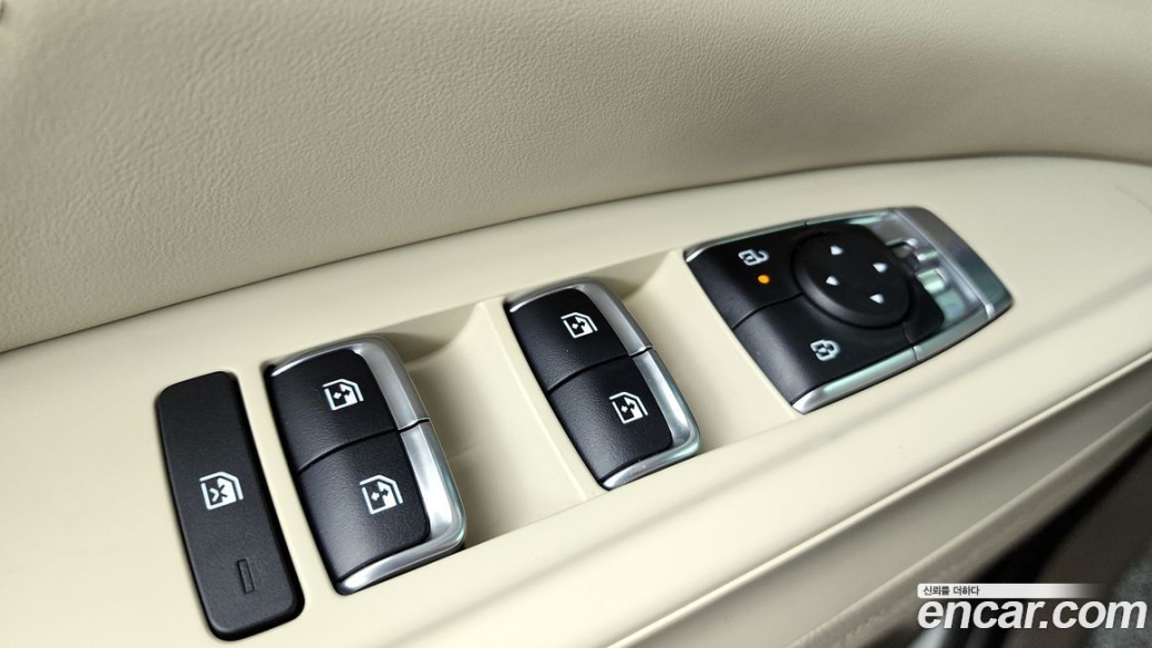 Kia Carnival 9-Seater Signature, 2025