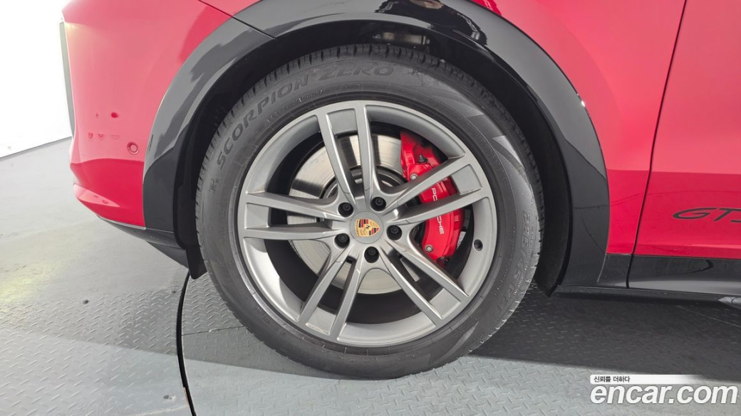Porsche Cayenne 4.0 GTS, 2025