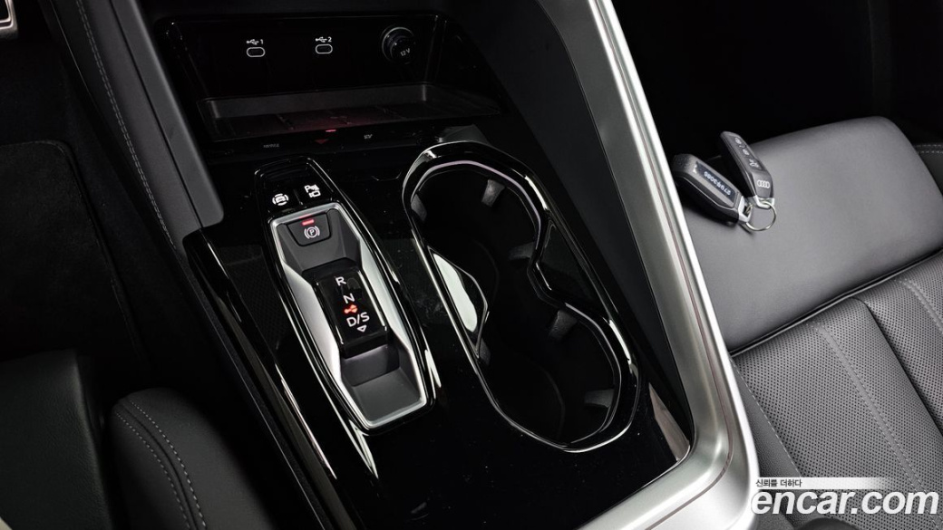 Audi Q5 40 TDI Quattro S Line Black Edition, 2025
