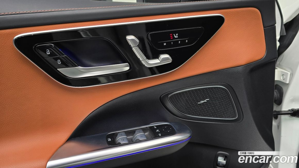 Mercedes-Benz C-Class C300 4MATIC AMG Line, 2023