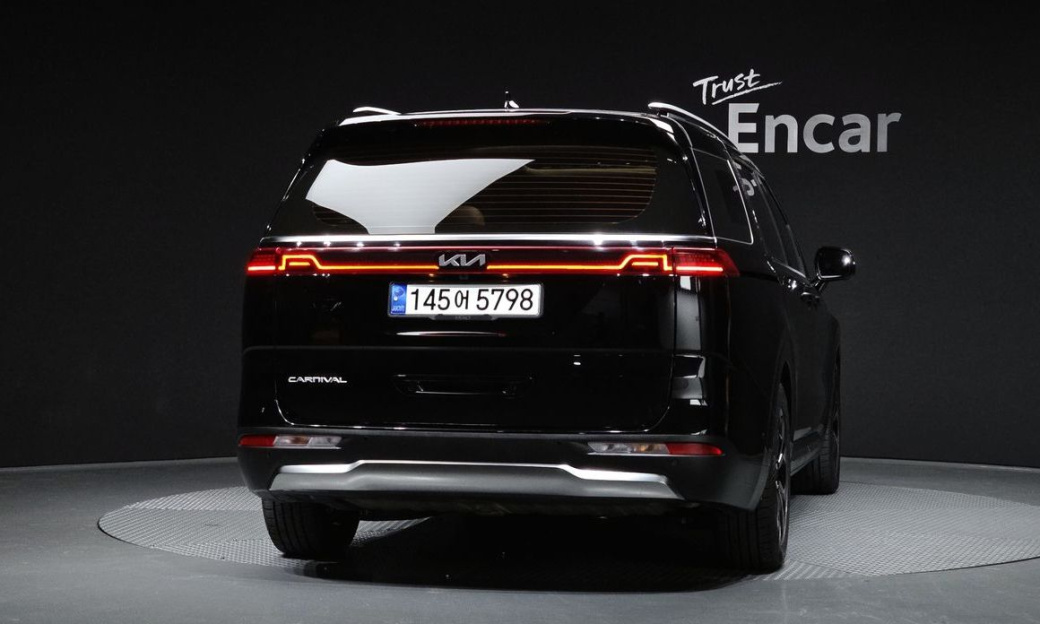 Kia Carnival 9-Seater Signature, 2022