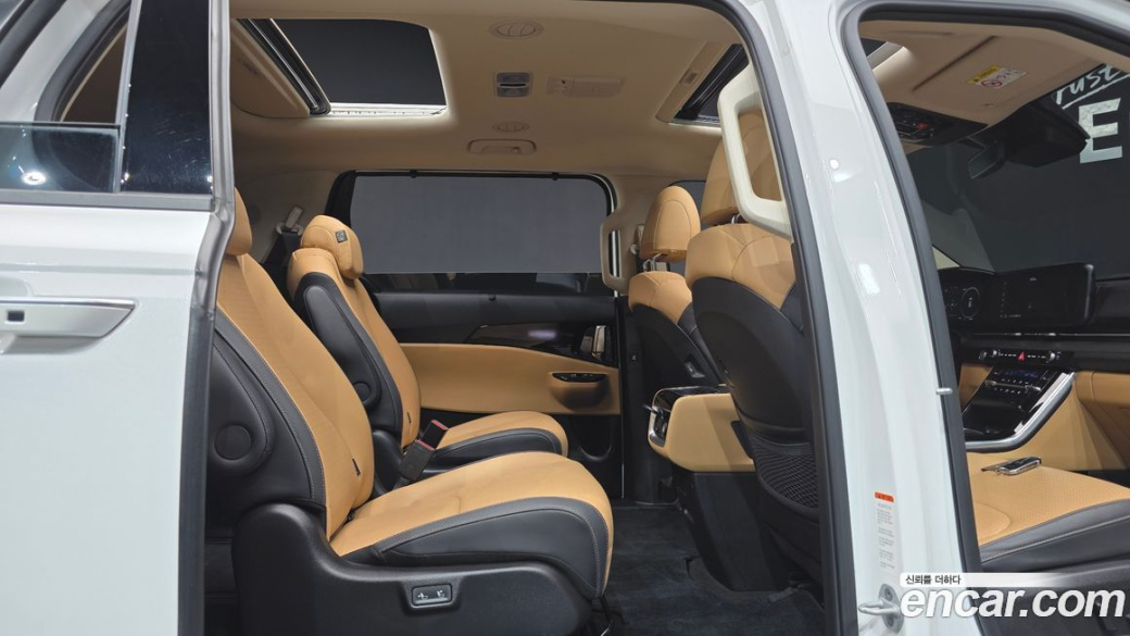 Kia Carnival 9-Seater Signature, 2023