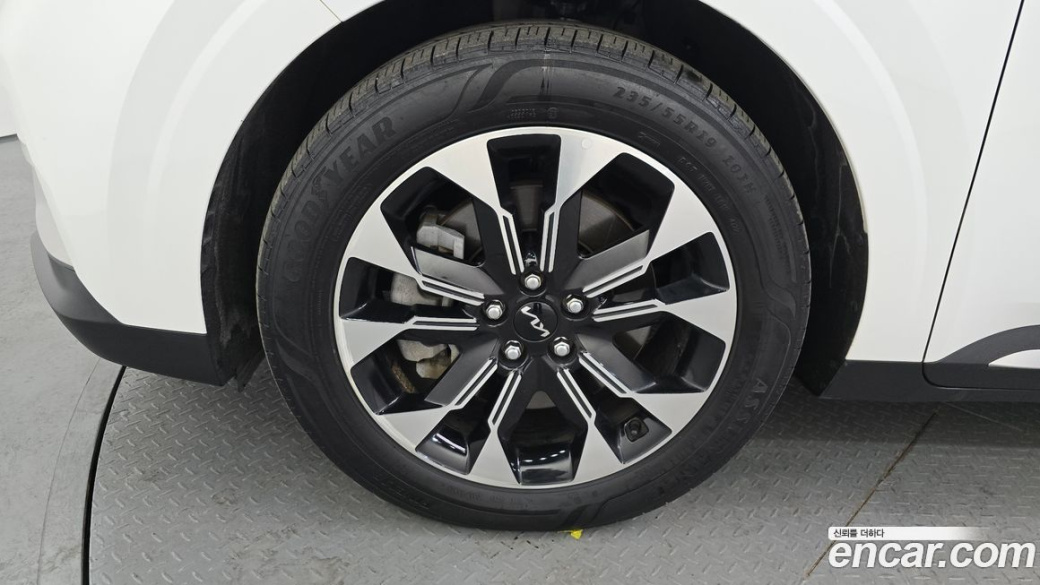 Kia Carnival 9-Seater Noblesse, 2023