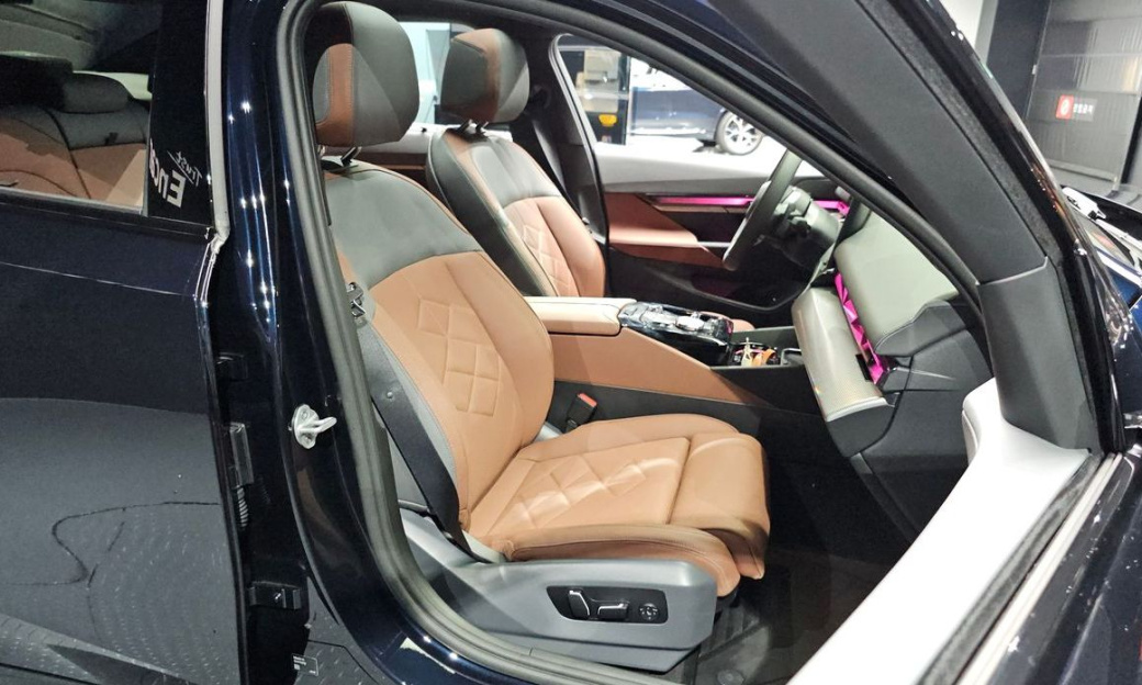 BMW 5-Series 530i xDrive M Sport, 2025