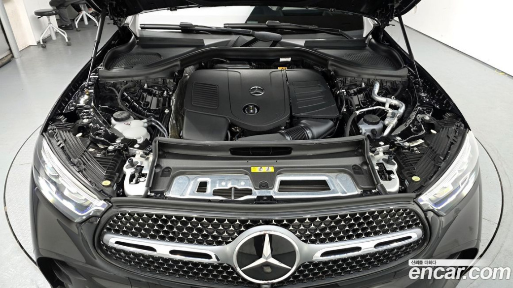 Mercedes-Benz GLC-Class GLC 300 4MATIC Avantgarde, 2025