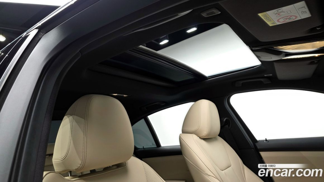 BMW 3-Series 320i M Sport, 2023