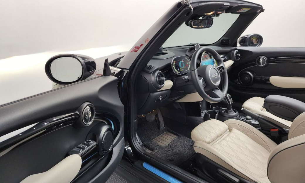 Mini Cooper Convertible Classic, 2023