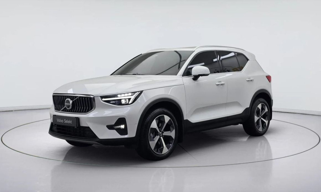 Volvo XC40 B4 Ultra Bright, 2025
