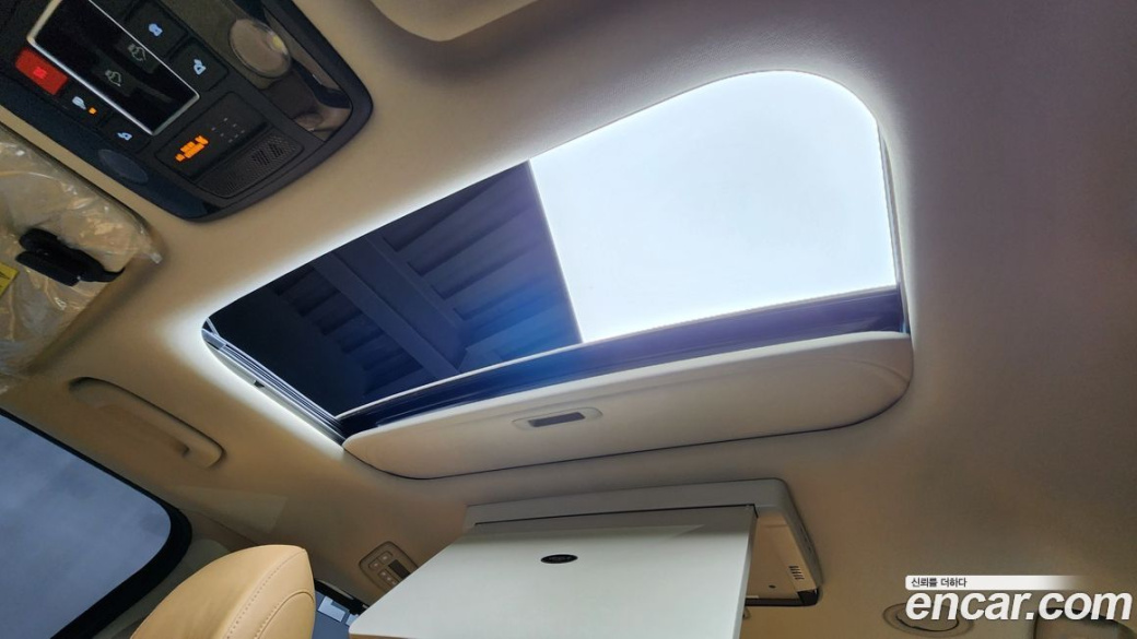 Kia Carnival 9-Seater Signature, 2023