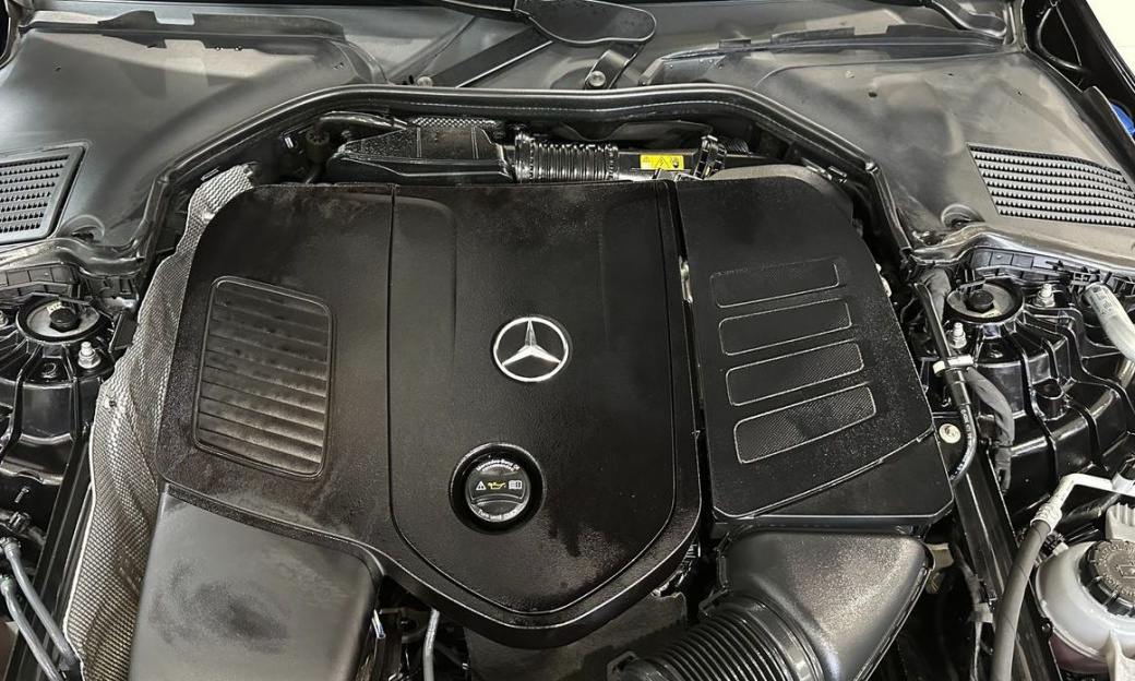 Mercedes-Benz C-Class C300 4MATIC Avantgarde, 2024